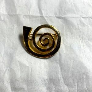 Vintage ALVA   Spiral  Swirl Pin Brooch  Gold Tone